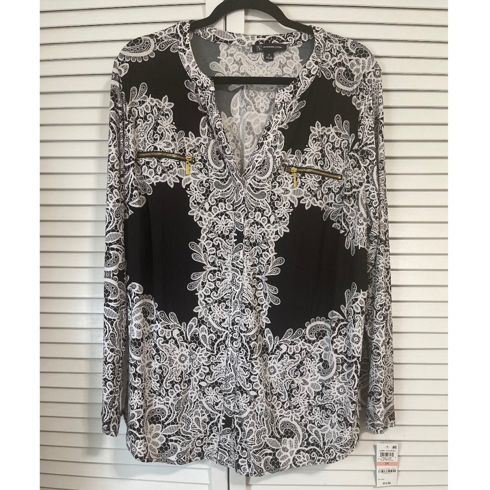 2X lace pattern black and white blouse